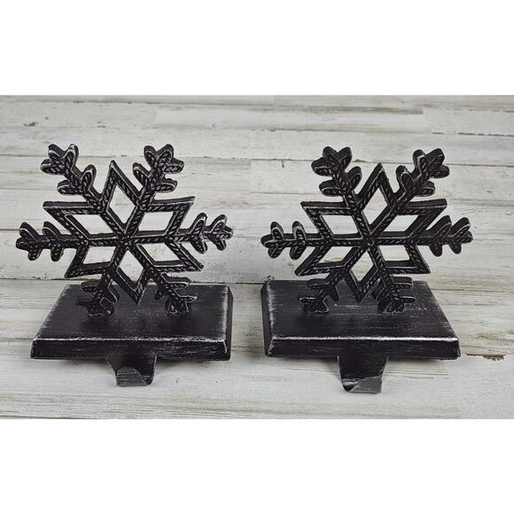 2 Metal Snowflake Stocking Holders/Hangers With Intricate Designs Unbranded - Picture 1 of 10